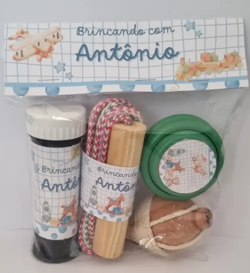 Kit Pião, Corda, Ioiô e Bolinha de Sabão Brinquedos