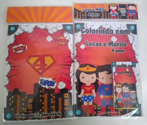 Livro de Colorir c/ Giz Super Herois Cute