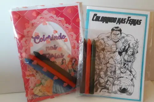 Mini Livro de Colorir c/ 3 Giz