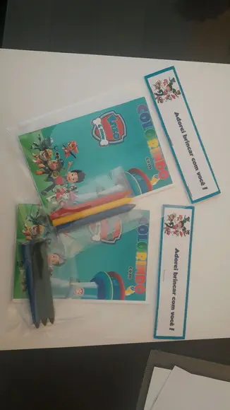 Mini Livro de Colorir c/ 3 Giz Patrulha Canina