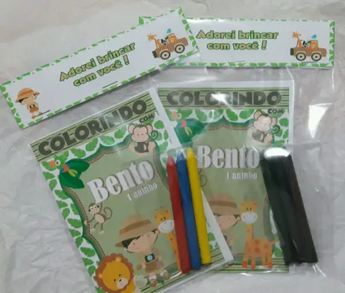 Mini Livro de Colorir c/ 3 Giz Safari