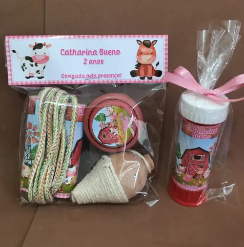 Kit Pião Corda Ioiô e Bolinha de Sabão Fazendinha