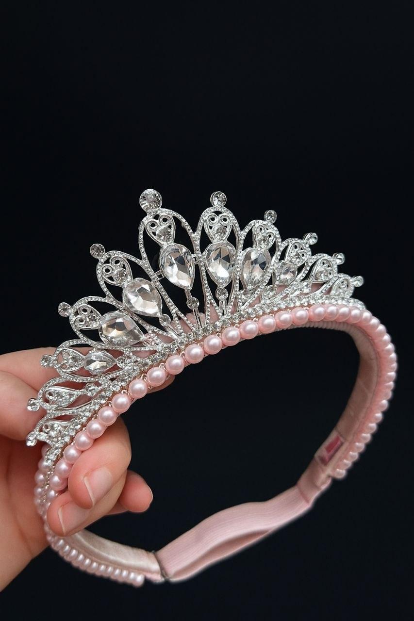 Tiara/arco bordado de perolas com coroa de princesa