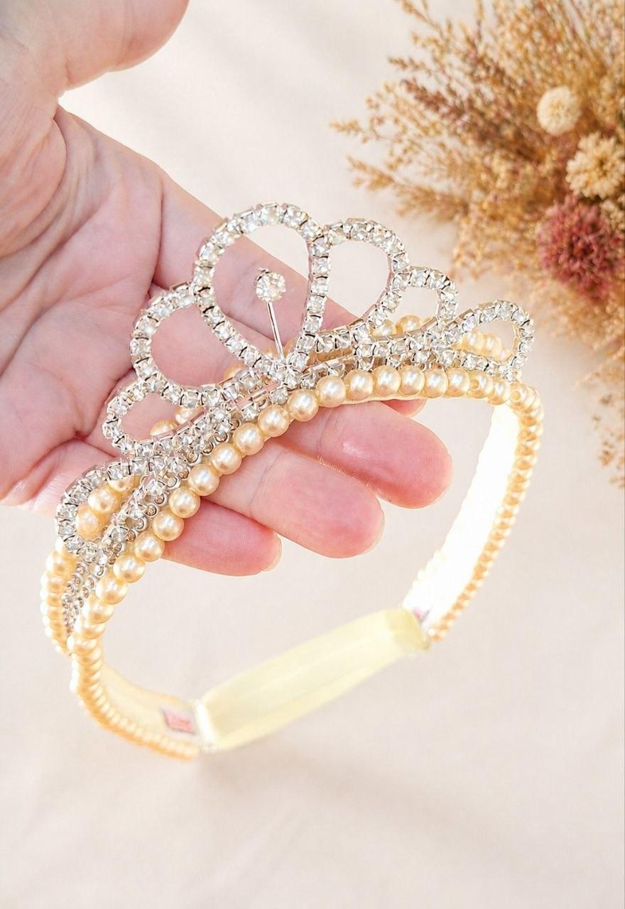 Faixa bordada de perolas com coroa de princesa prata