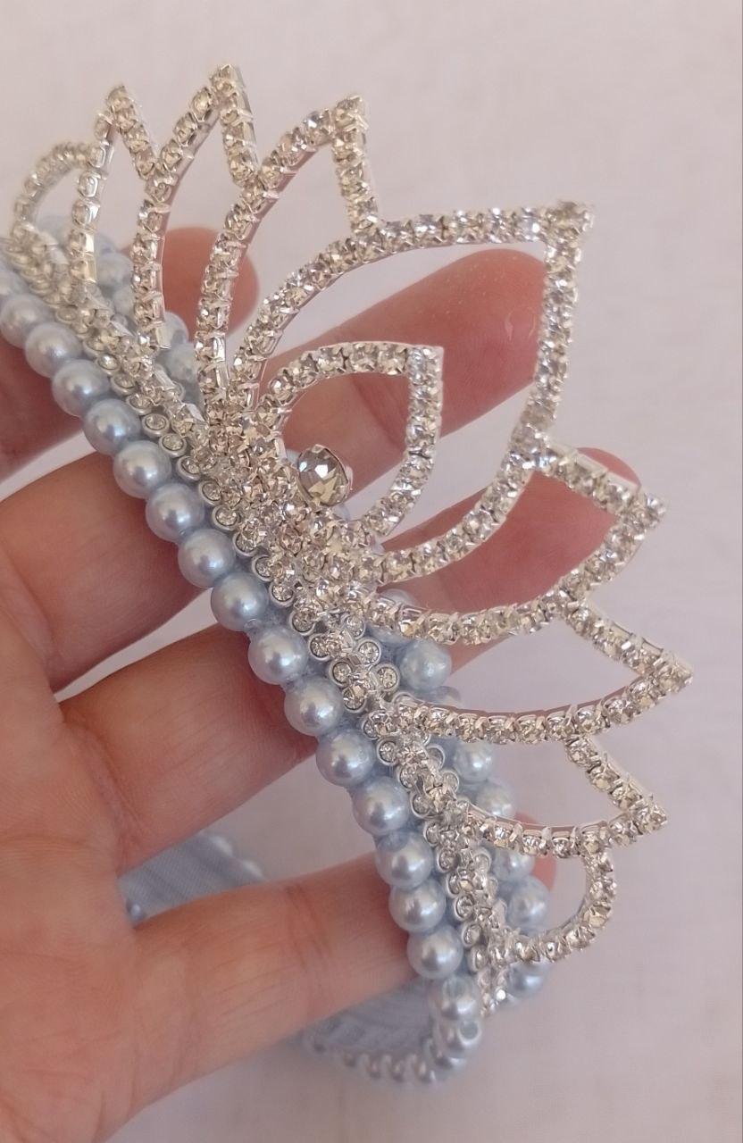 Faixa bordada de perolas com coroa de princesa prata