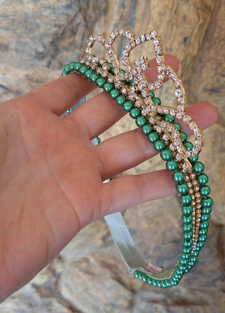 Faixa bordada de perolas com coroa de princesa Dourada