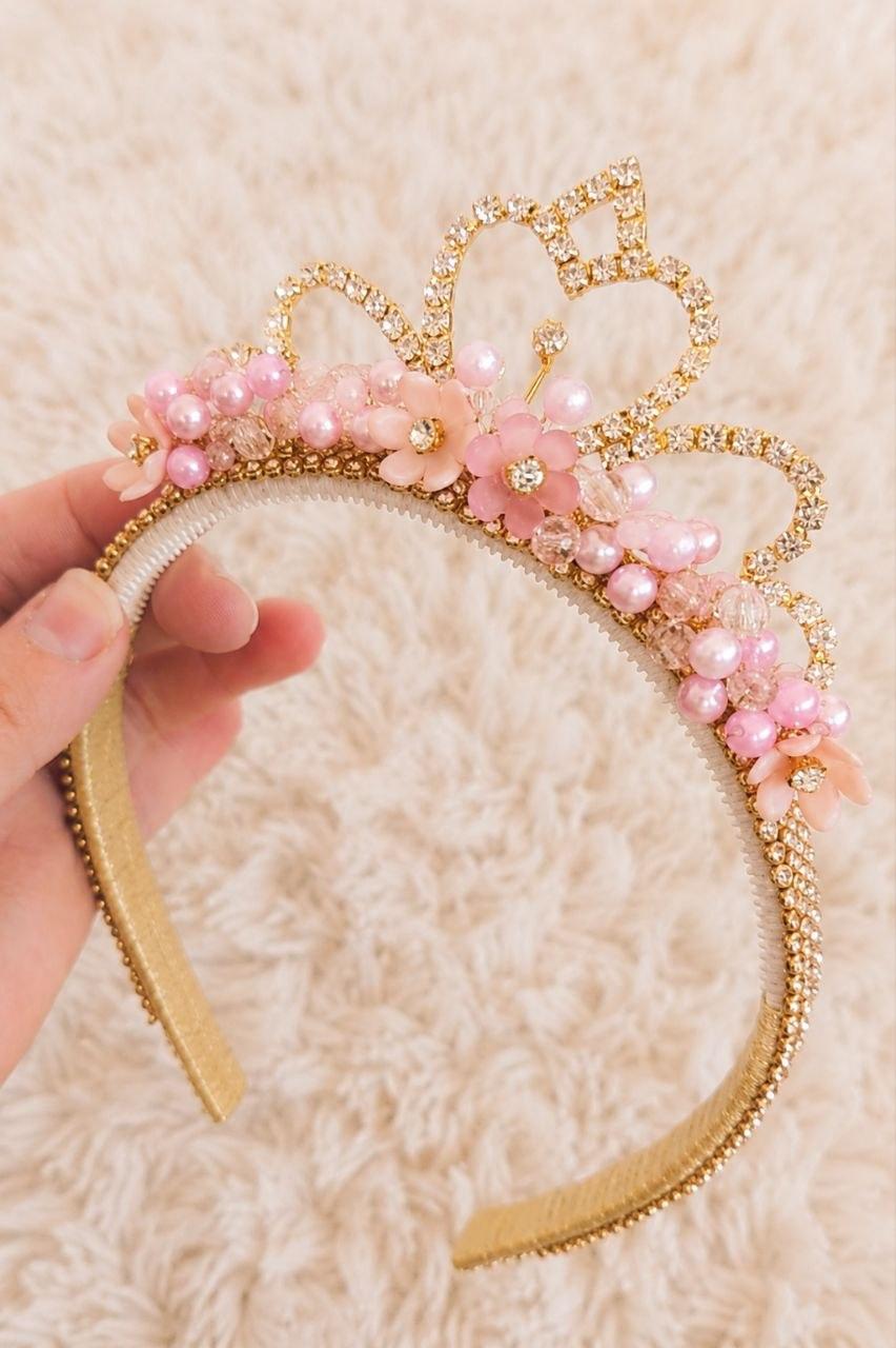 Tiara perolas, cristais, flores e coroa de princesa strass