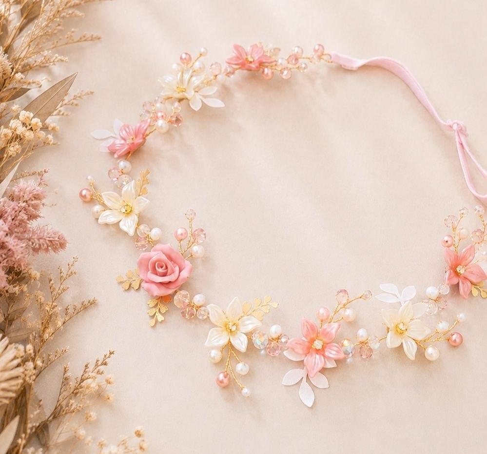 Faixa de luxo dourada bordada de flores delicada