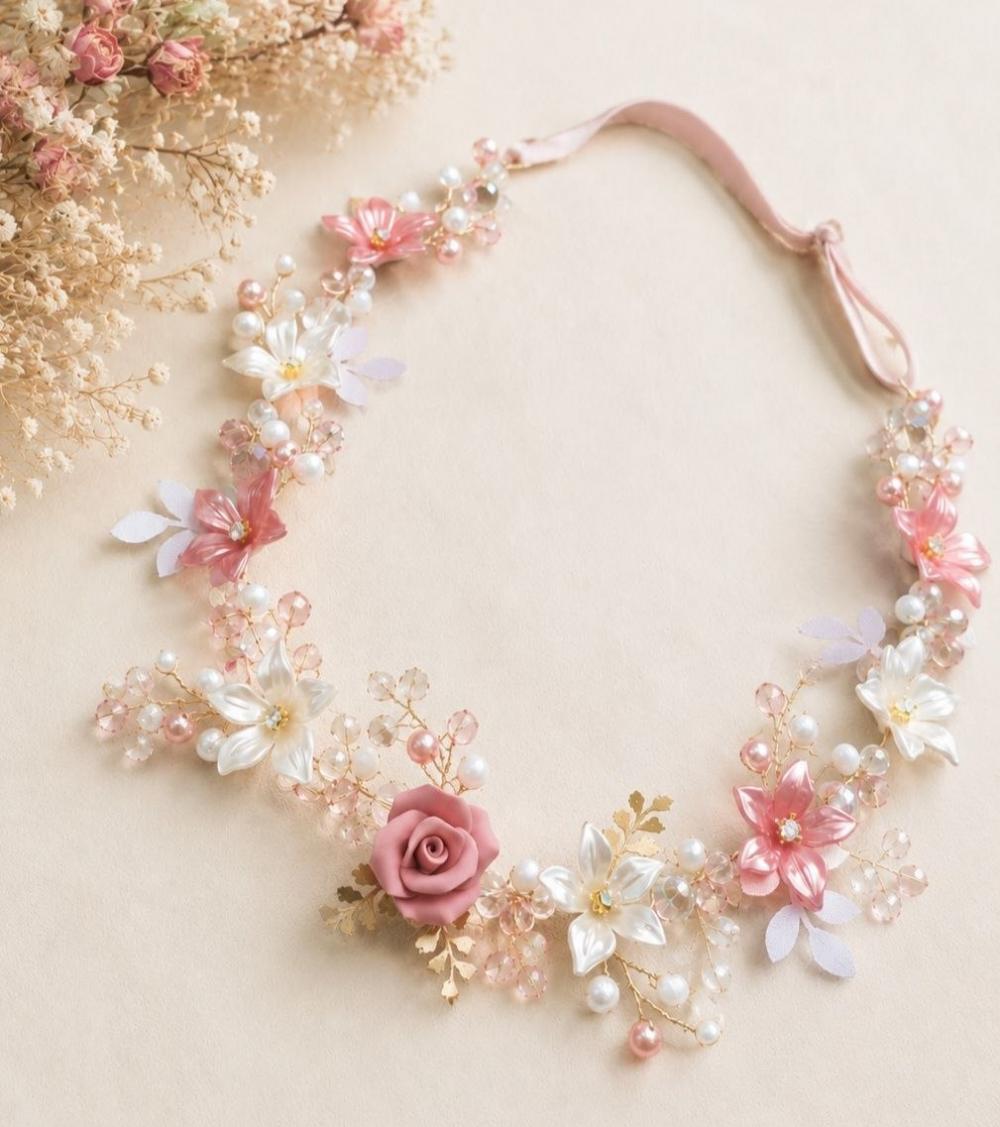 Faixa de luxo dourada bordada de flores delicada