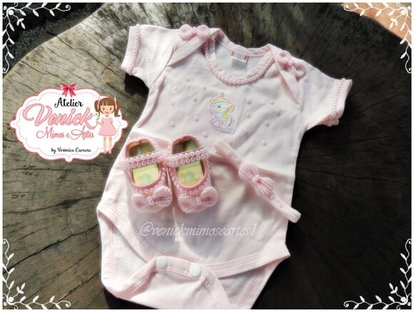 Kit (3 pçs) de Body, sapatinho e faixa de pérola Tam P