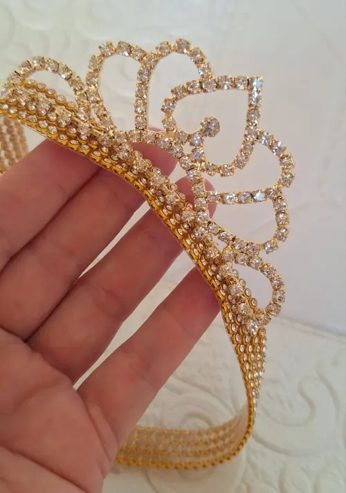 Faixa de luxo em strass com coroa de princesa prata ou dourada