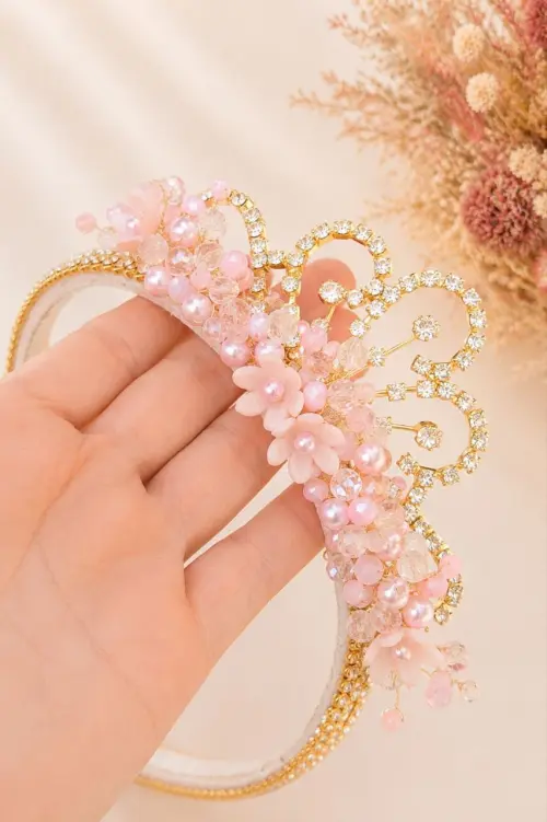 Tiara perolas, cristais, flores e coroa de princesa strass