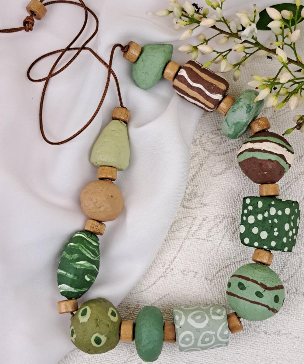 Colar de papel machê estilo étnico