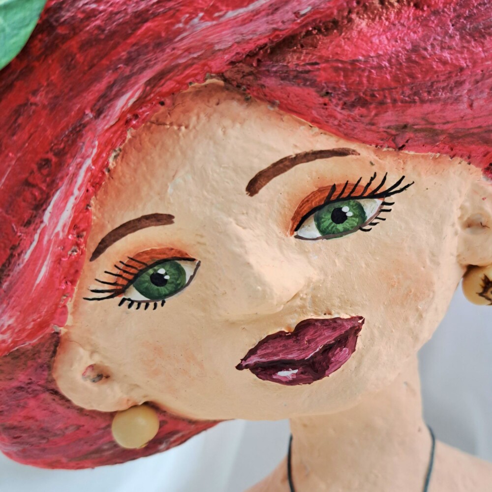 Busto em Papel Machê Feminino – Coração em Flor