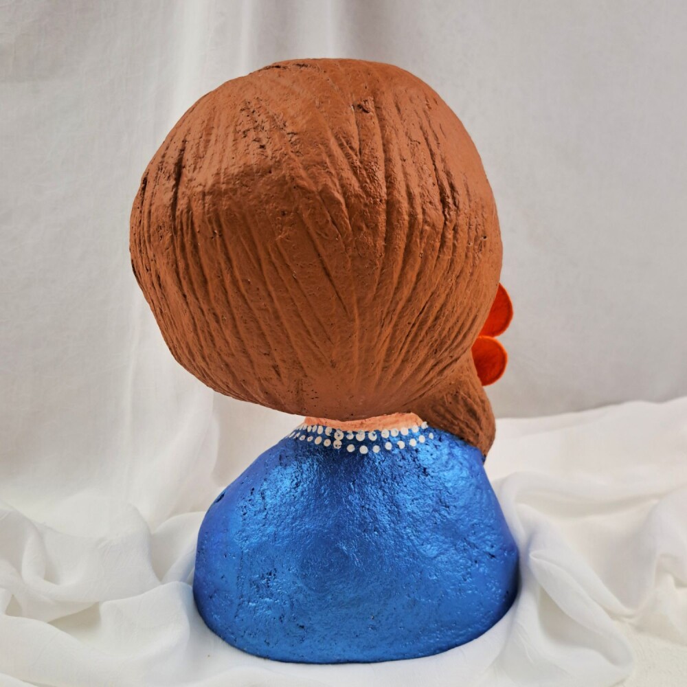 Busto em Papel Machê Feminino – Menina flor