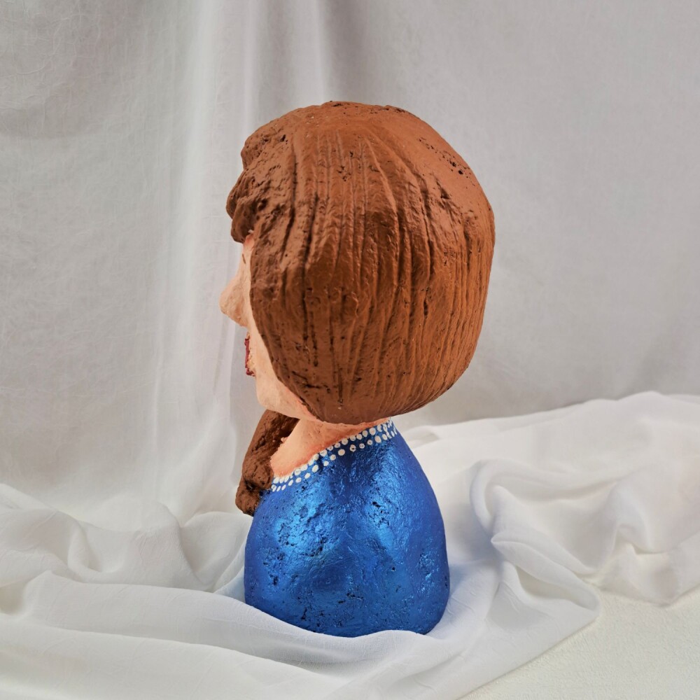 Busto em Papel Machê Feminino – Menina flor