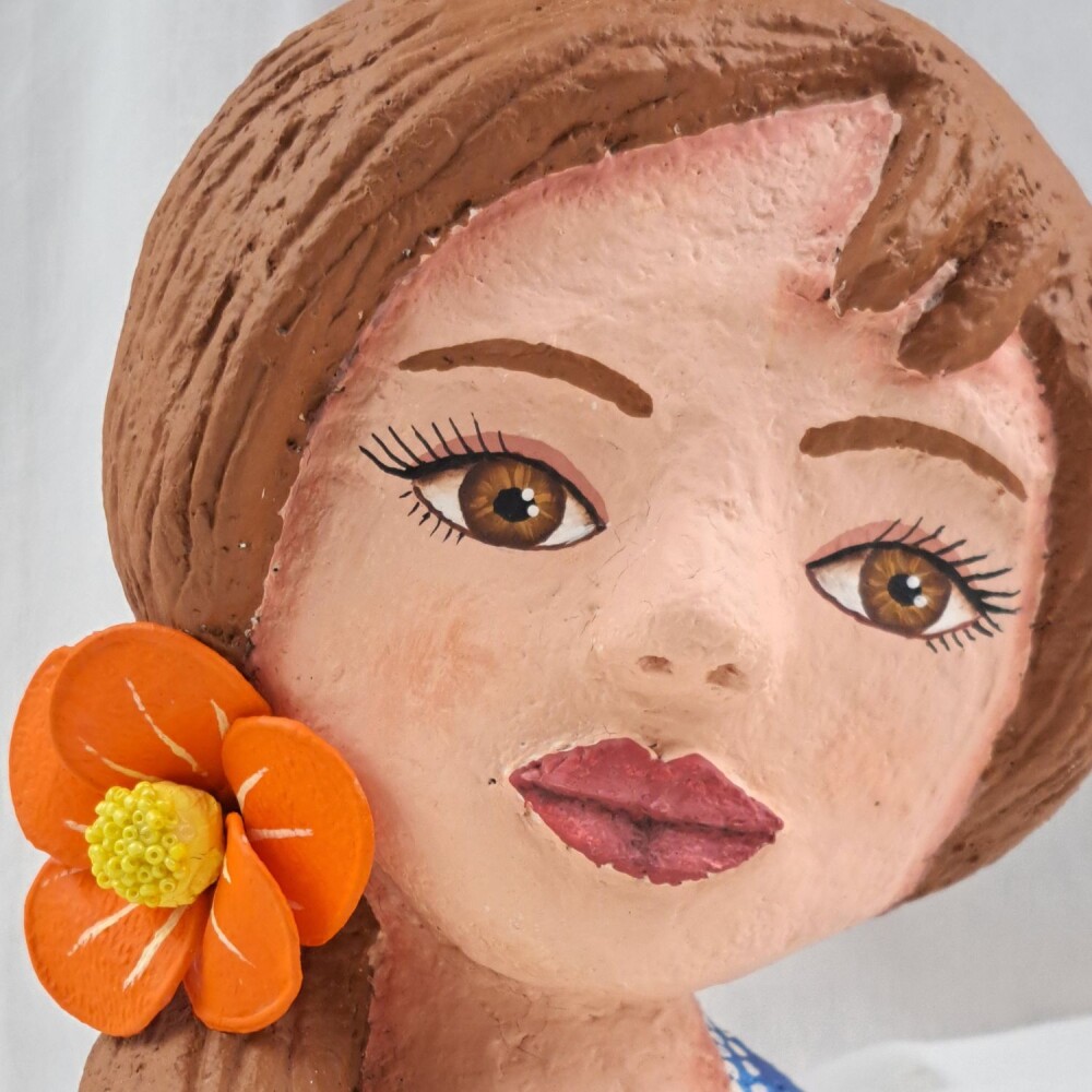 Busto em Papel Machê Feminino – Menina flor
