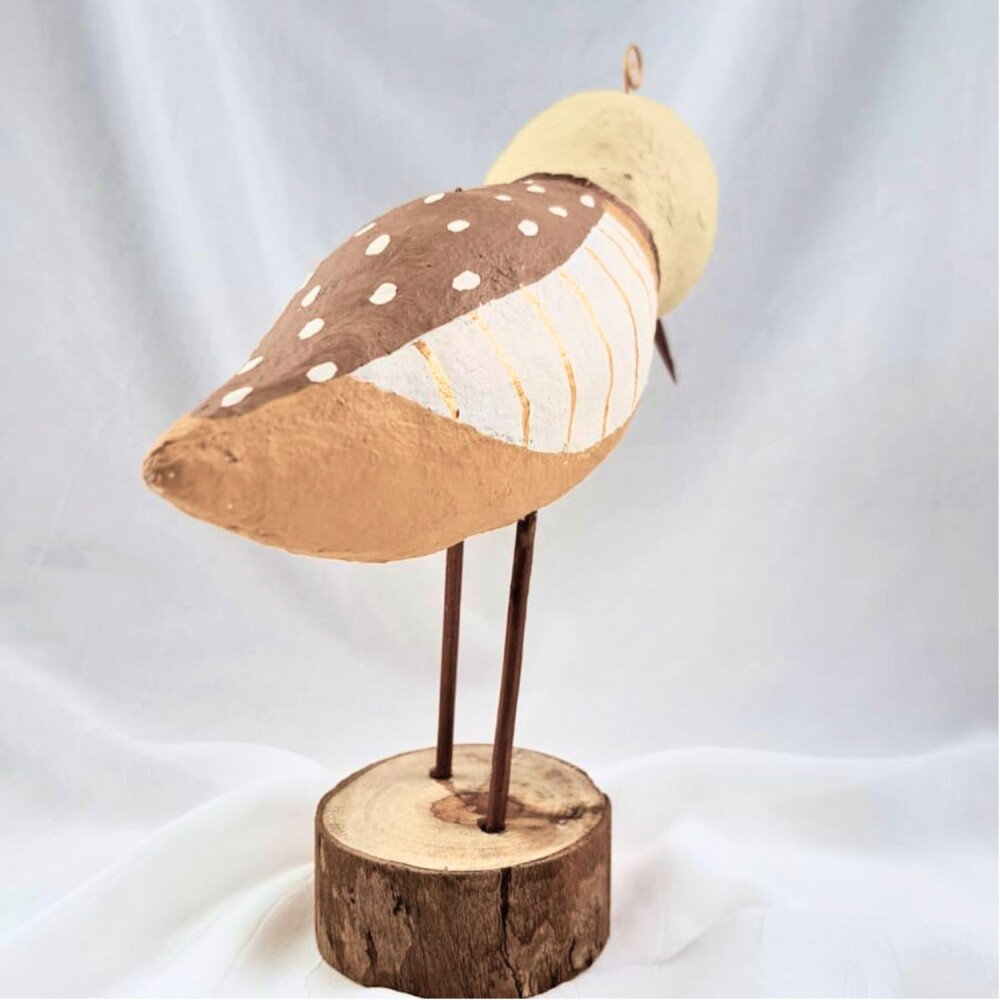 Escultura de Pássaro em Papel Machê