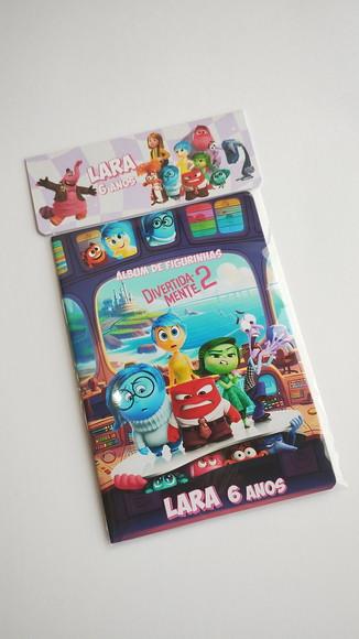 Álbum de Figurinhas e Desenhos de Colorir Divertidamente