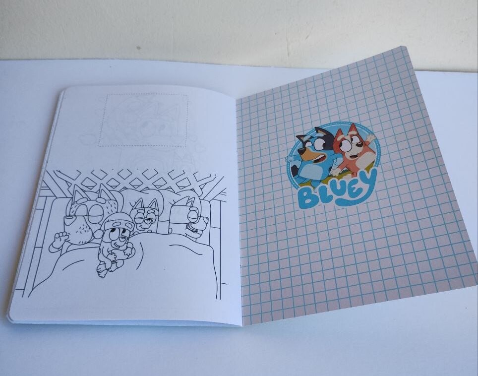 Álbum de Figurinhas Bluey com Desenhos