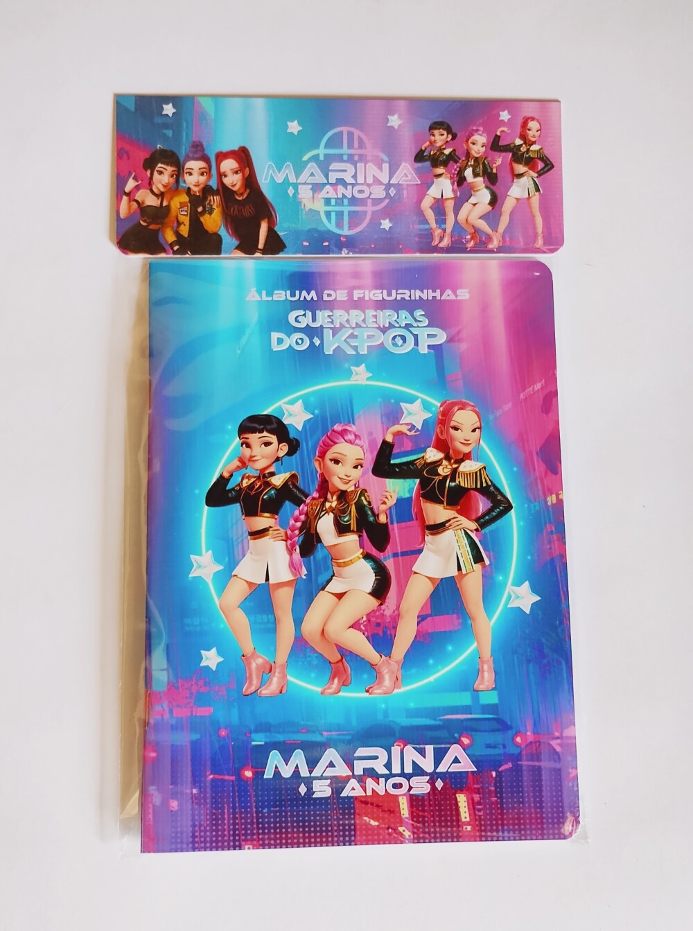 Álbum com Figurinhas Guerreiras Kpop Desenho Colorir Huntrix