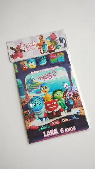 Álbum de Figurinhas e Desenhos de Colorir Divertidamente