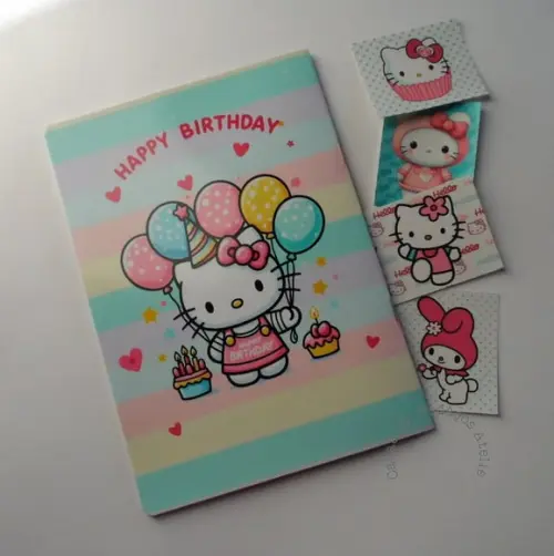 Álbum de Figurinhas e Desenhos de Colorir Hello Kitty