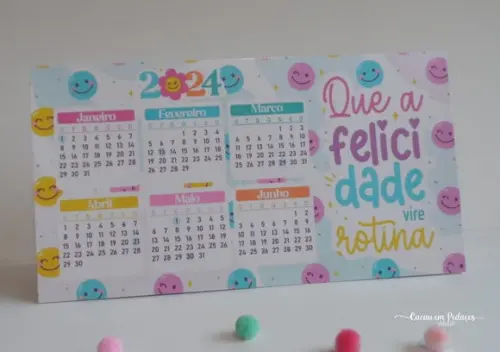 Calendário de Mesa 2024 com Mensagem Ano Novo Brinde