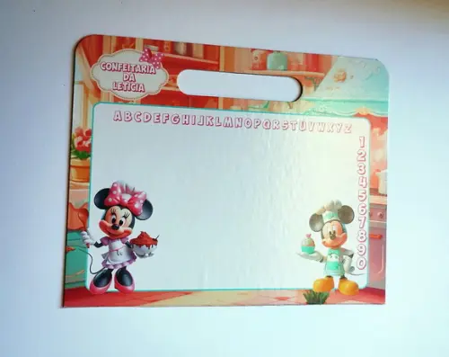 Lousa Mágica Minnie Confeitaria com Caneta e Jogos Cartonada