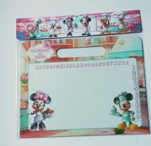 Lousa Mágica Minnie Confeitaria com Caneta e Jogos Cartonada
