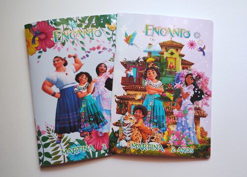 Álbum de Figurinhas com Desenhos para Colorir Encanto