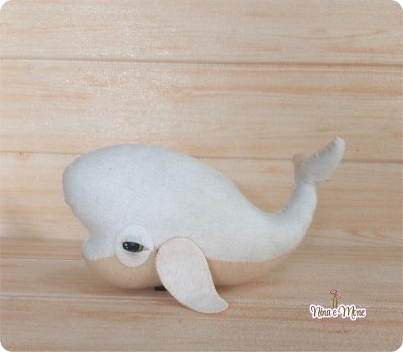 Baleia Beluga Branca de Feltro