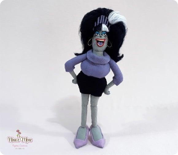 Boneca Eunice de feltro (Transilvania)