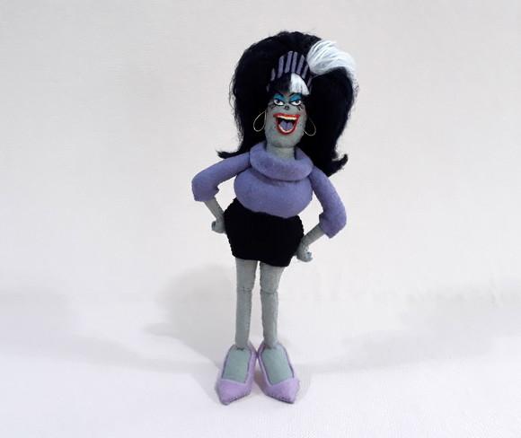 Boneca Eunice de feltro (Transilvania)