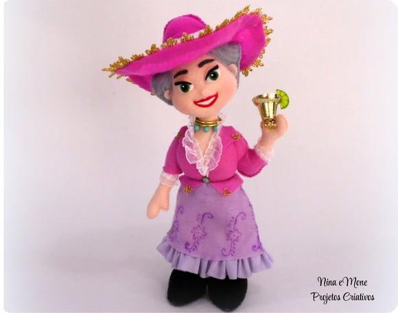 Boneca Vó Luisa de Feltro - Tema Elena de Avalor