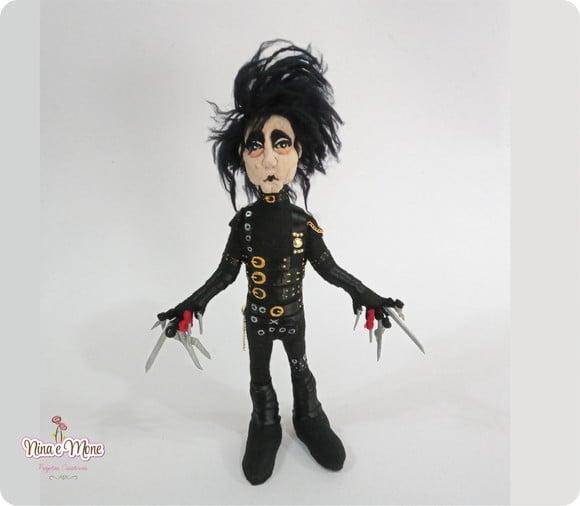 Boneco Edward Mãos de Tesoura de feltro