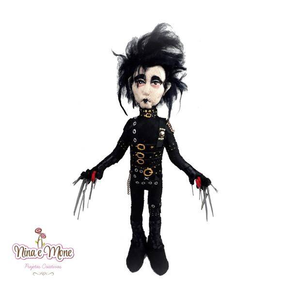 Boneco Edward Mãos de Tesoura de feltro