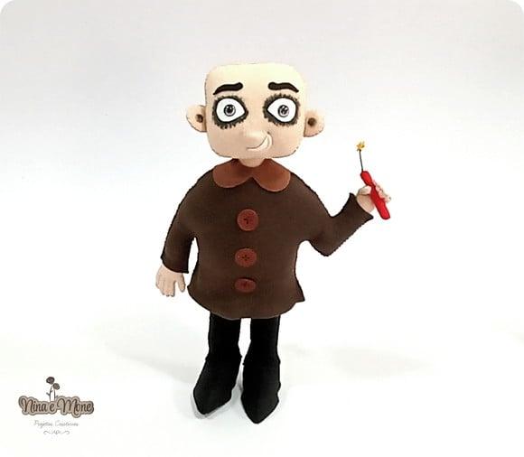 Boneco Tio Fester Addams de Feltro
