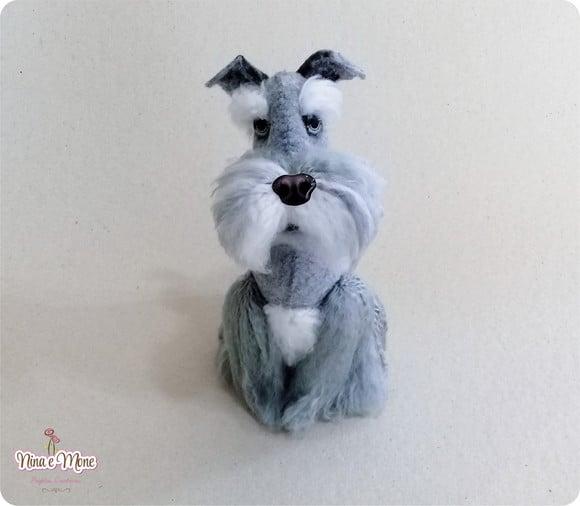 Cachorrinho Schnauzer de Feltro