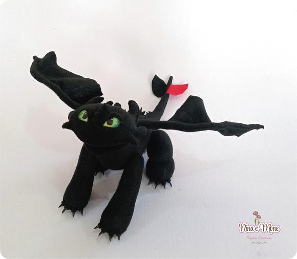 Dragão Banguela de Feltro
