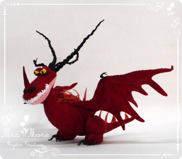 Dragão Pesadelo Monstruoso de Feltro