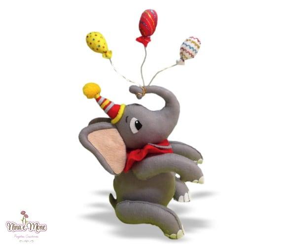 Elefante com Balões de Feltro