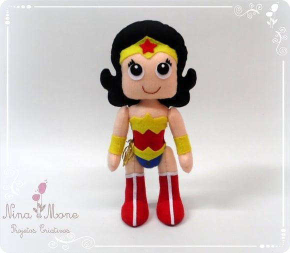 Menina Maravilha Em Feltro