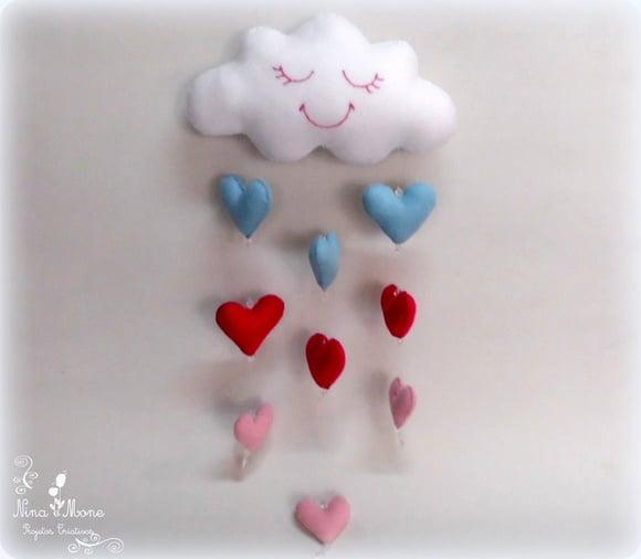 Nuvem Sorrindo com Chuva de Corações