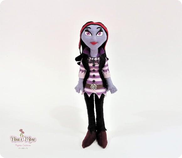 Oxana Sangueson de Feltro - Tema Vampirina