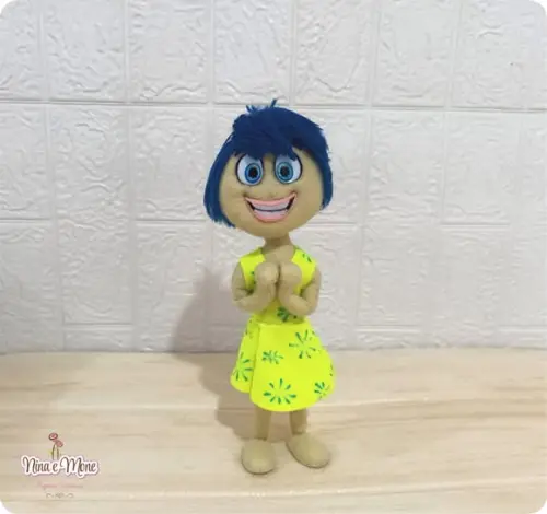 Boneca Alegria de Feltro - Tema Divertidamente