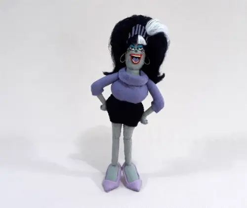 Boneca Eunice de feltro (Transilvania)
