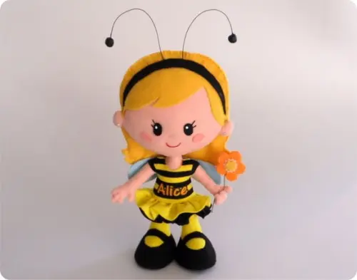 Boneca Menina Abelhinha de Feltro
