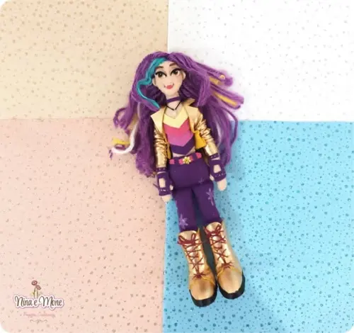 Boneca Sophia Mendoza - Academia Unicórnio de Feltro
