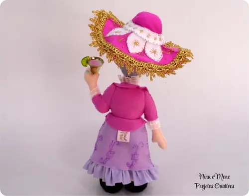 Boneca Vó Luisa de Feltro - Tema Elena de Avalor